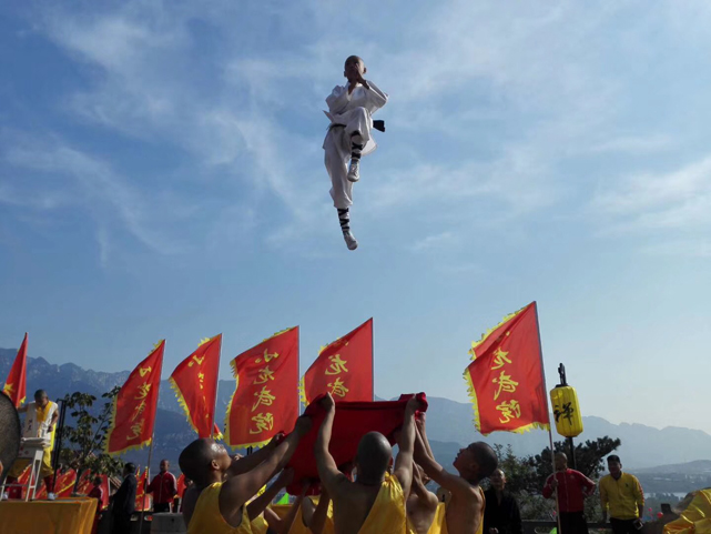 嵩陽(yáng)煤機(jī)預(yù)祝第十二屆中國(guó)鄭州國(guó)際少林武術(shù)節(jié)盛大開幕式