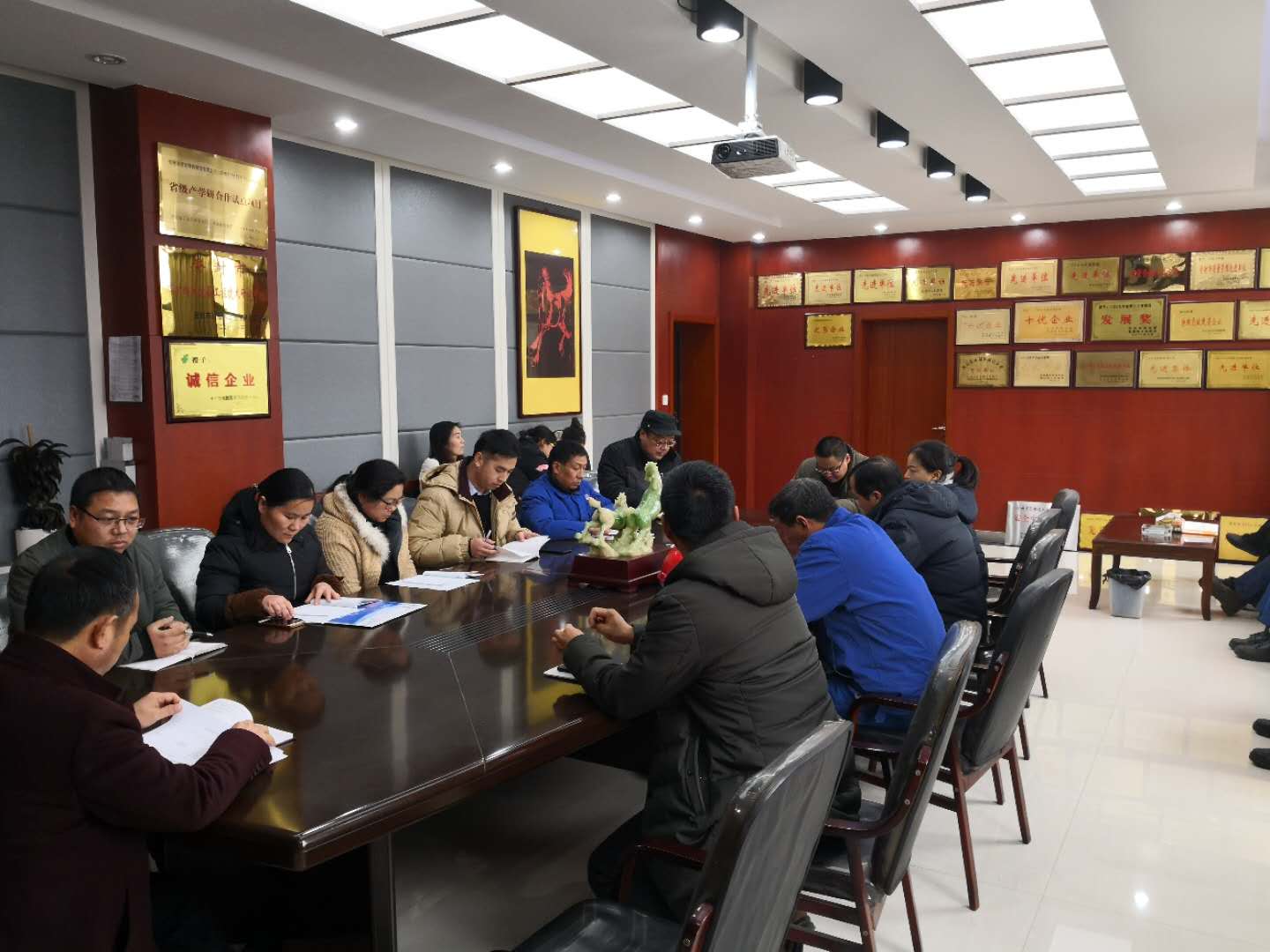 嵩陽煤機召開12月份煤礦帶式輸送機生產進度會議 嵩陽煤機召開12月份煤礦帶式輸送機生產進度會議