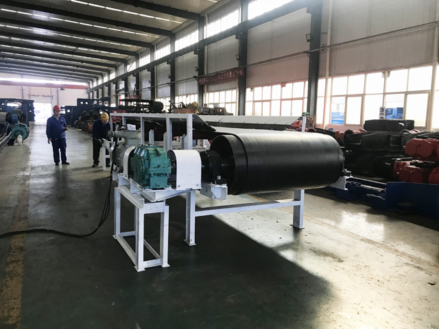 中信重工1200mm帶式輸送機完成試車準備發(fā)貨 中信重工1200mm帶式輸送機完成試車準備發(fā)貨